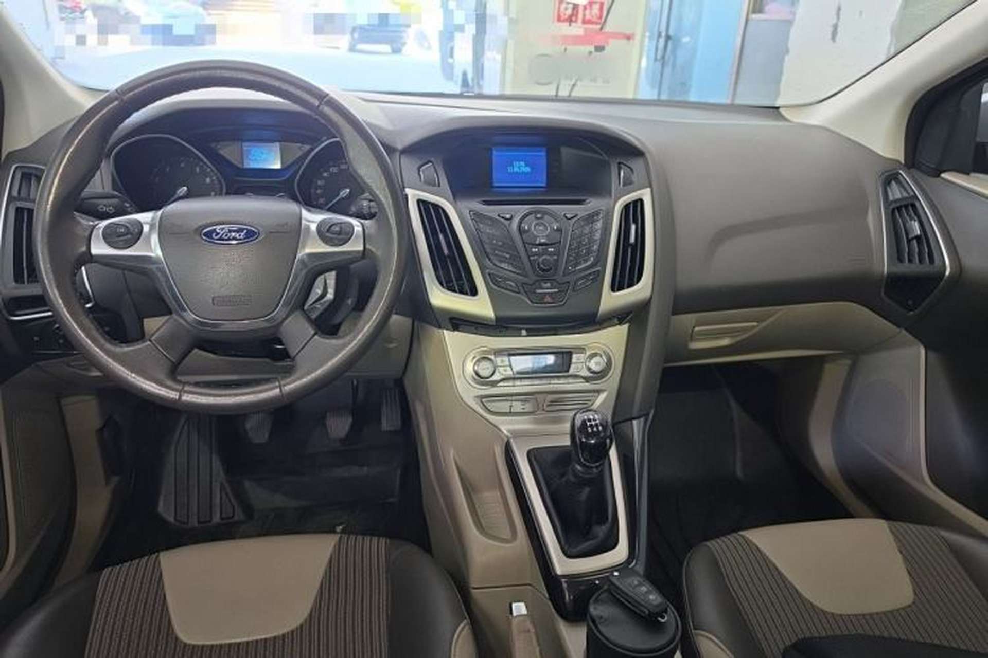 Used Ford Focus 2012 Sedan 1.6L Manual Fashion Edition Center Console
