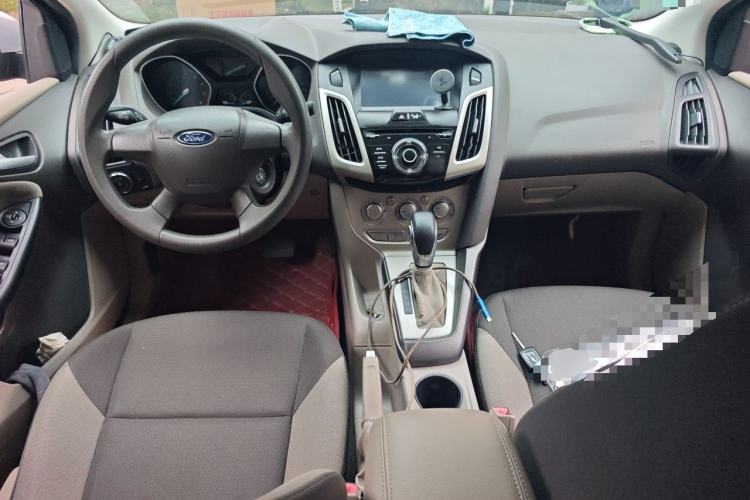 Used Ford Focus 2012 Sedan 1.6L Automatic Comfort Model Center Console