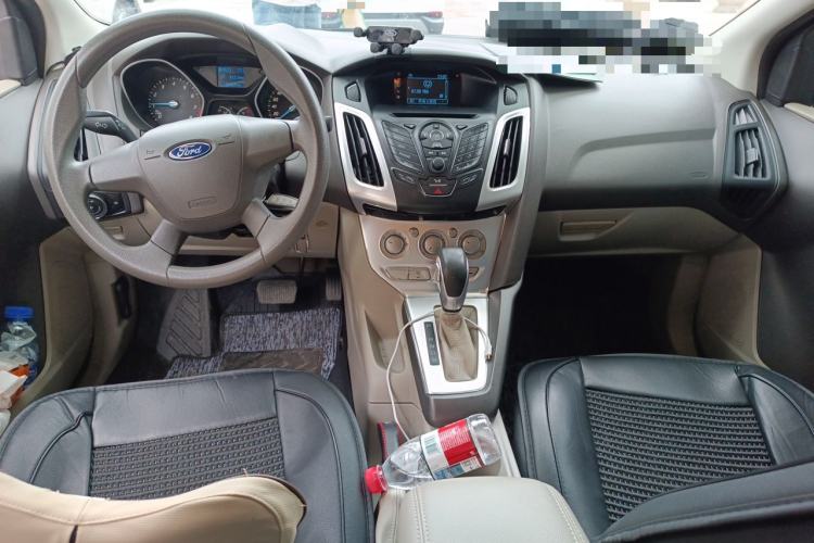 Used Ford Focus 2012 Sedan 1.6L Automatic Comfort Model Center Console