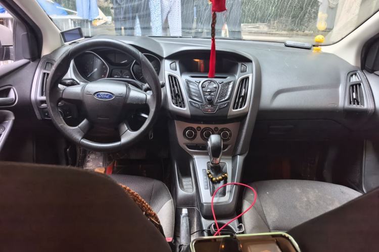 Used Ford Focus 2012 Hatchback 1.6L Automatic Comfort Model Center Console