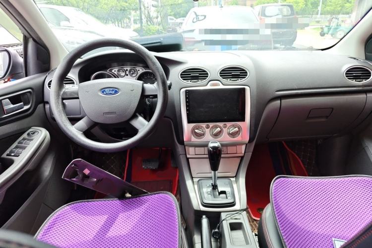 Used Ford Focus 2012 Hatchback Classic 1.8L Automatic Base Model Center Console