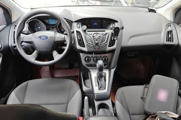 Used Ford Focus 2012 Hatchback 1.6L Automatic Comfort Model Center Console