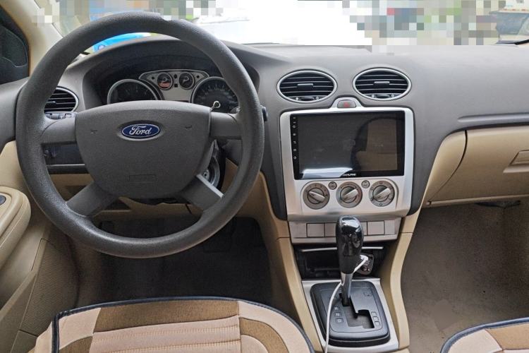 Used Ford Focus 2012 Sedan Classic 1.8L Automatic Base Model Center Console