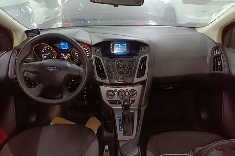 Used Ford Focus 2012 Hatchback 1.6L Automatic Comfort Model Center Console