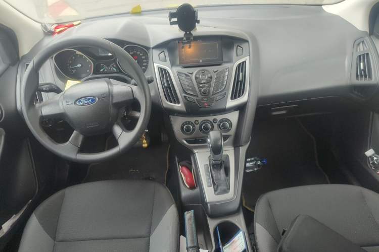 Used Ford Focus 2012 Hatchback 1.6L Automatic Comfort Model Center Console