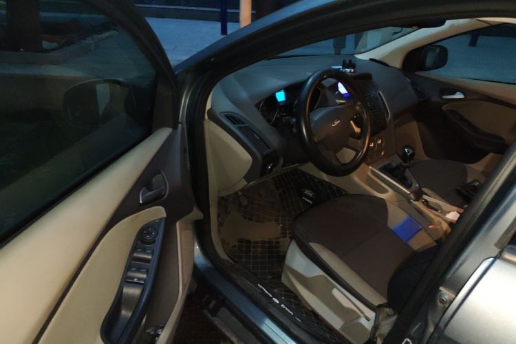 Used Ford Focus 2012 Sedan 1.6L Manual Comfort Model Driver Seat
