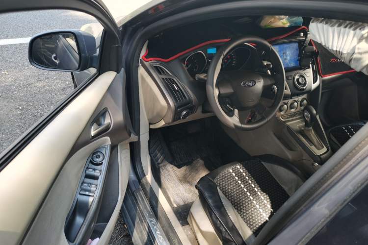 Used Ford Focus 2012 Sedan 1.6L Automatic Comfort Model Driver Seat