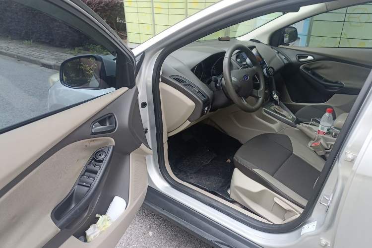 Used Ford Focus 2012 Sedan 1.6L Automatic Comfort Model Driver Seat