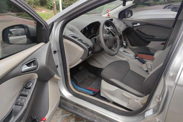 Used Ford Focus 2012 Sedan 1.6L Automatic Comfort Model Driver Seat