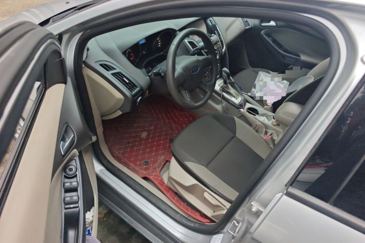 Used Ford Focus 2012 Sedan 1.6L Automatic Comfort Model Driver Seat