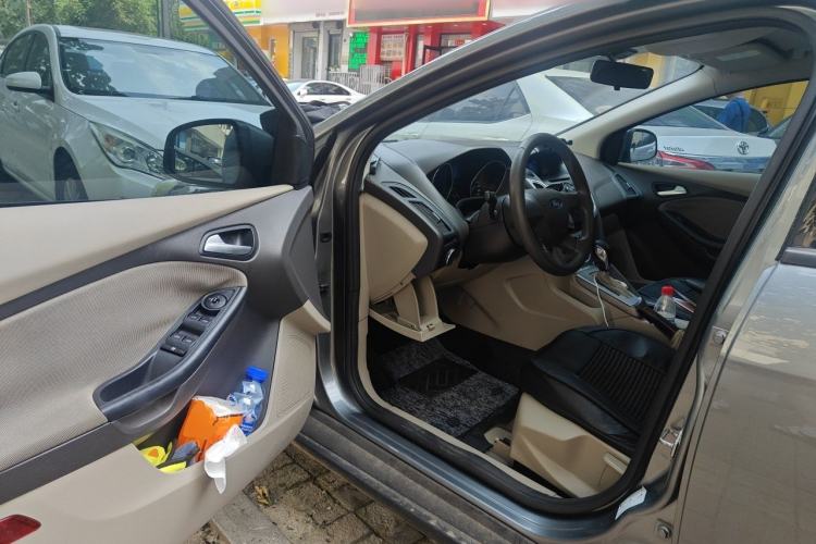 Used Ford Focus 2012 Sedan 1.6L Automatic Comfort Model Driver Seat