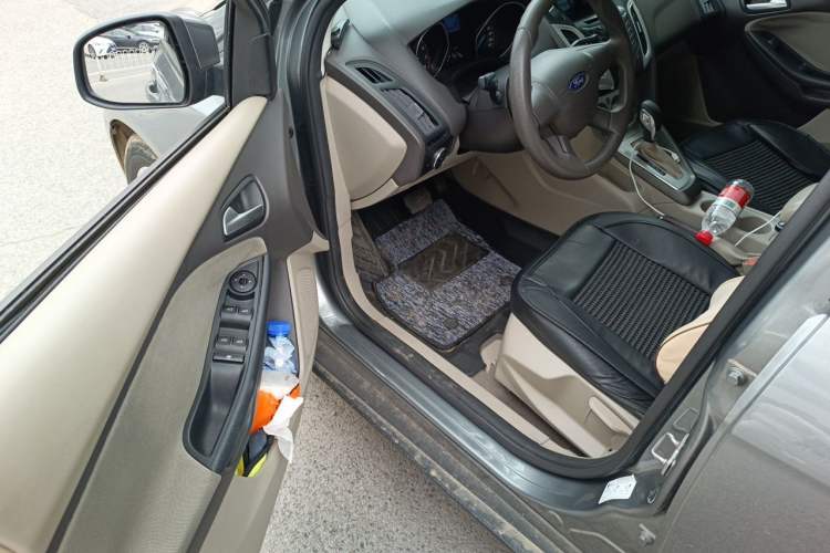 Used Ford Focus 2012 Sedan 1.6L Automatic Comfort Model Driver Seat