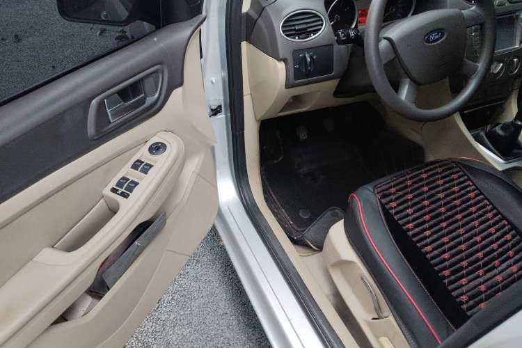 Used Ford Focus 2012 Sedan Classic 1.8L Manual Fashion Edition Driver Seat