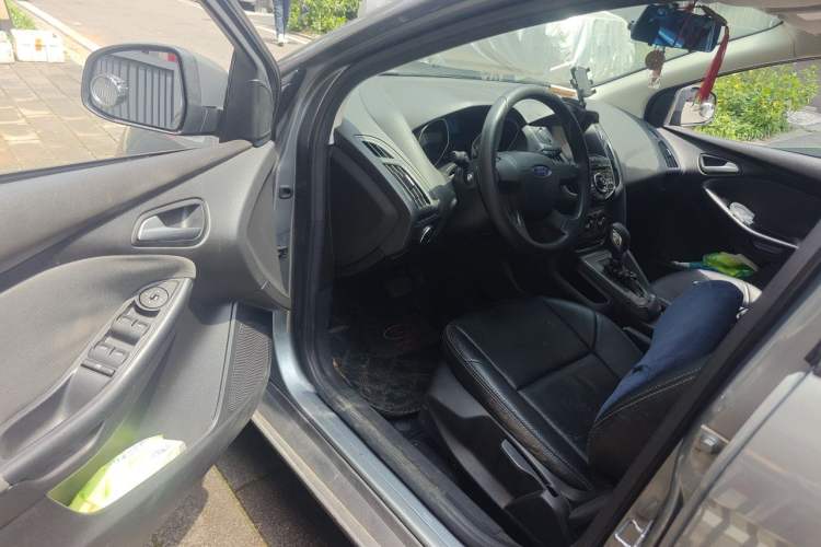 Used Ford Focus 2012 Hatchback 1.6L Automatic Comfort Model Driver Seat