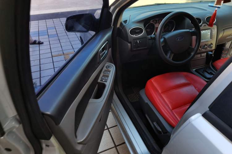 Used Ford Focus 2012 Hatchback Classic 1.8L Automatic Base Model Driver Seat