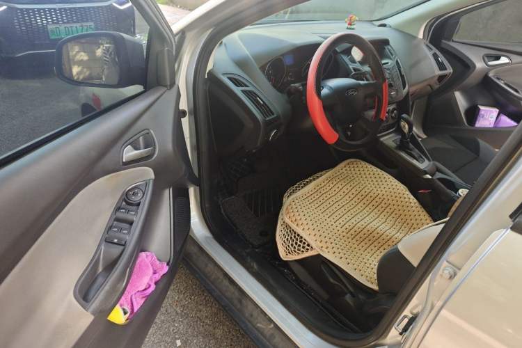 Used Ford Focus 2012 Hatchback 1.6L Automatic Comfort Model Driver Seat