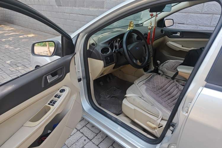 Used Ford Focus 2012 Sedan Classic 1.8L Manual Base Model Driver Seat