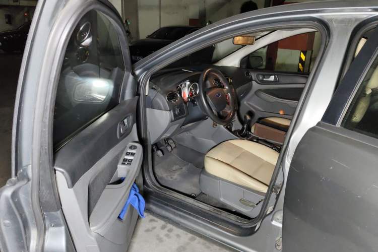 Used Ford Focus 2012 Hatchback Classic 1.8L Manual Base Model Driver Seat