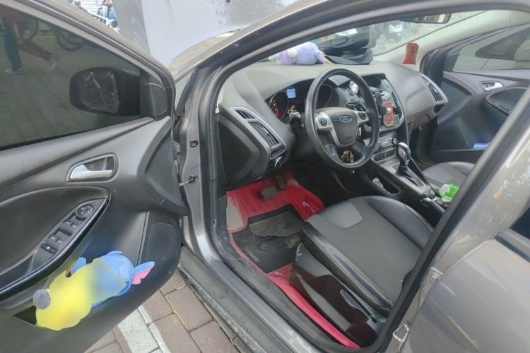 Used Ford Focus 2012 Sedan 1.6L Automatic Fashion Edition Driver Seat