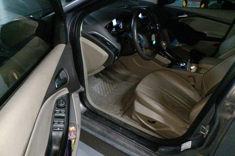 Used Ford Focus 2012 Sedan 2.0L Automatic Flagship Model Driver Seat