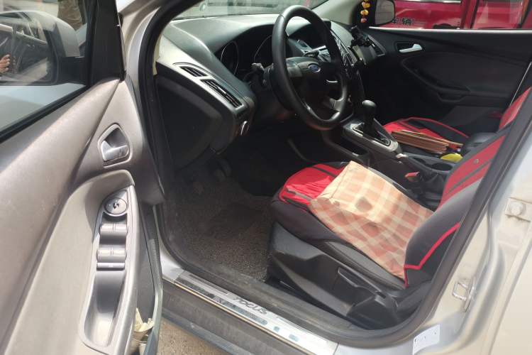 Used Ford Focus 2012 Hatchback 1.6L Manual Comfort Model Driver Seat