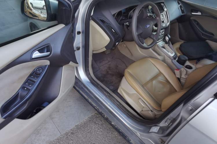 Used Ford Focus 2012 Sedan 1.6L Automatic Comfort Model Driver Seat