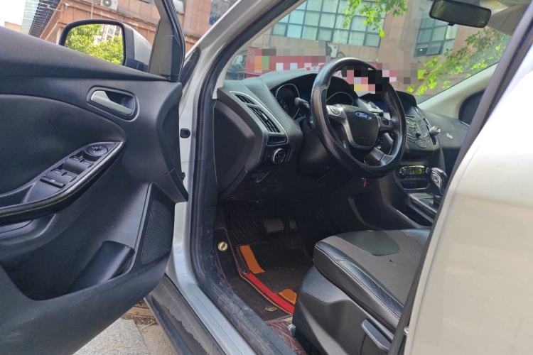 Used Ford Focus 2012 Sedan 1.6L Automatic Fashion Edition Driver Seat