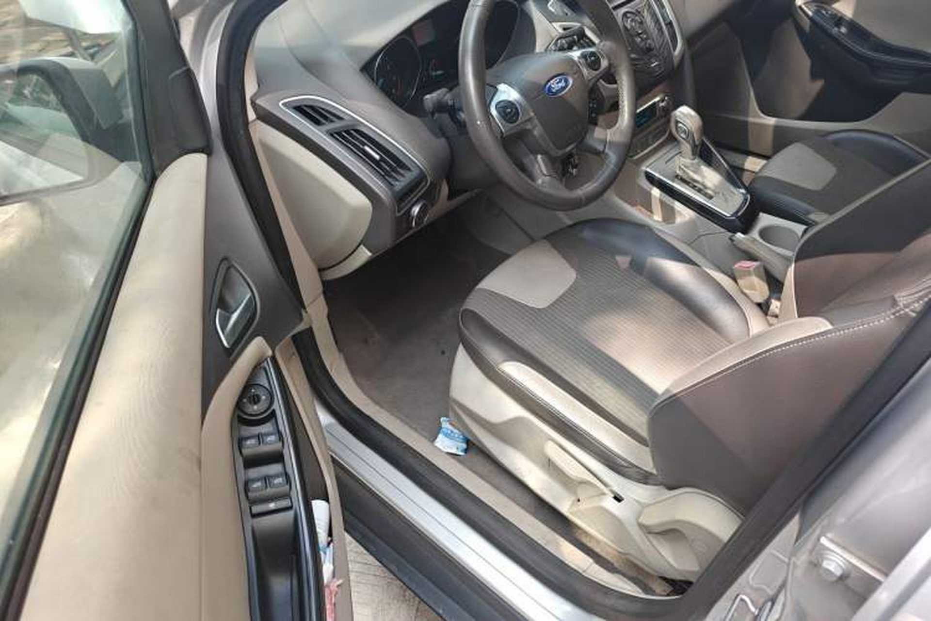 Used Ford Focus 2012 Sedan 1.6L Automatic Fashion Edition Driver Seat