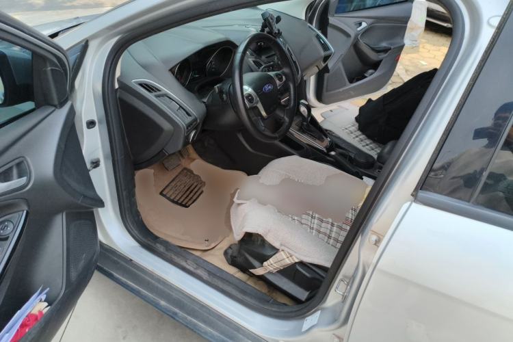 Used Ford Focus 2012 Sedan 1.6L Automatic Fashion Edition Driver Seat