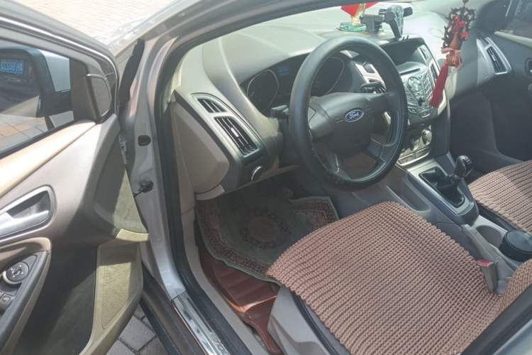 Used Ford Focus 2012 Sedan 1.6L Manual Comfort Model Driver Seat