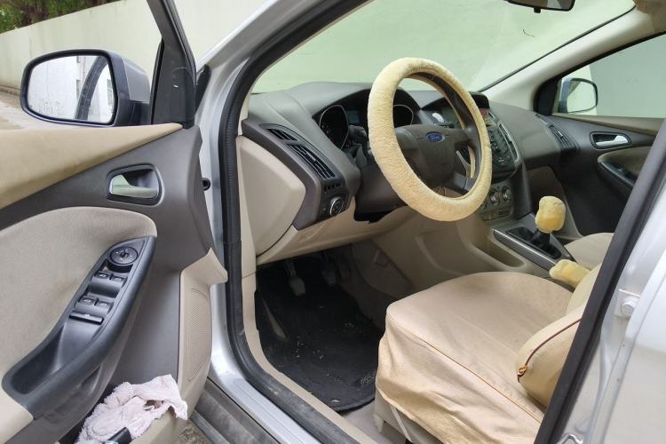 Used Ford Focus 2012 Sedan 1.6L Manual Comfort Model Driver Seat