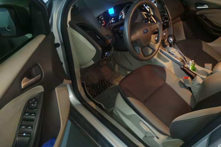 Used Ford Focus 2012 Sedan 1.6L Automatic Comfort Model Driver Seat