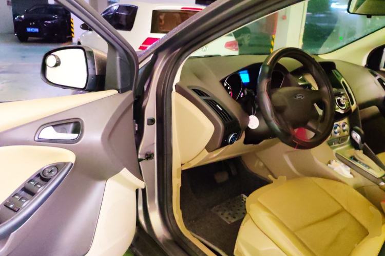 Used Ford Focus 2012 Sedan 1.6L Automatic Comfort Model Driver Seat