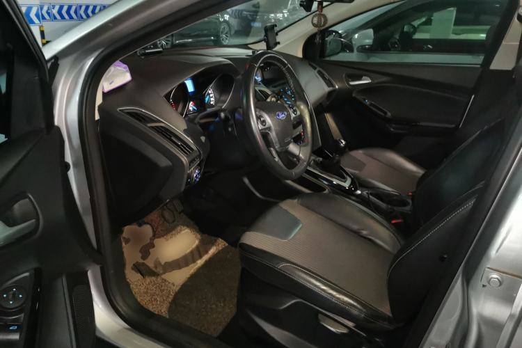 Used Ford Focus 2012 Sedan 1.6L Manual Fashion Edition Driver Seat