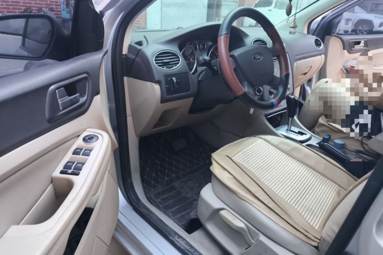 Used Ford Focus 2012 Sedan Classic 1.8L Automatic Fashion Edition Driver Seat