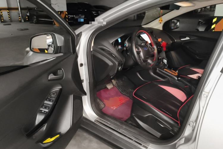 Used Ford Focus 2012 Sedan 1.6L Automatic Fashion Edition Driver Seat
