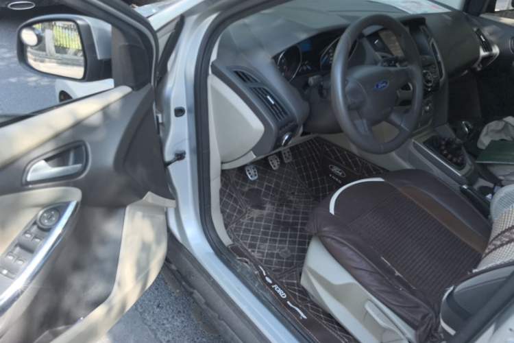 Used Ford Focus 2012 Sedan 1.6L Manual Comfort Model Driver Seat