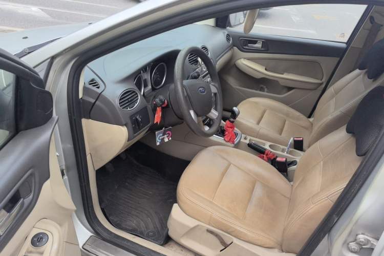Used Ford Focus 2012 Sedan Classic 1.8L Manual Fashion Edition Driver Seat
