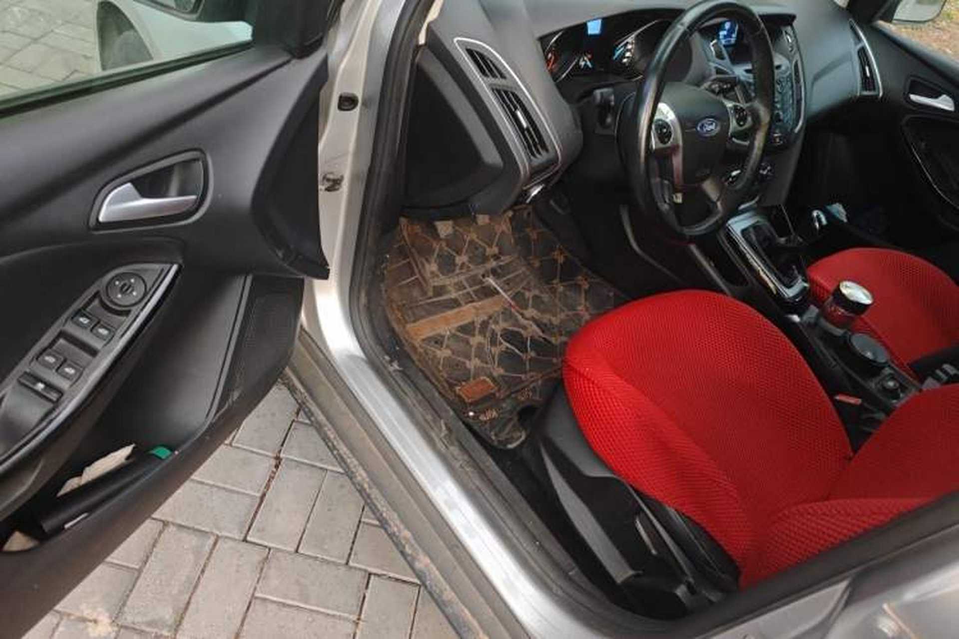 Used Ford Focus 2012 Hatchback 1.6L Manual Fashion Edition Driver Seat