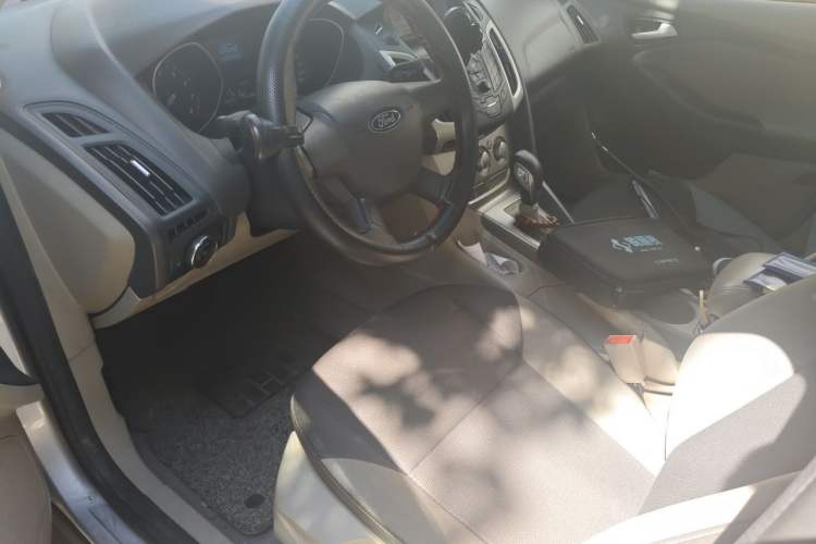 Used Ford Focus 2012 Sedan 1.6L Automatic Comfort Model Driver Seat