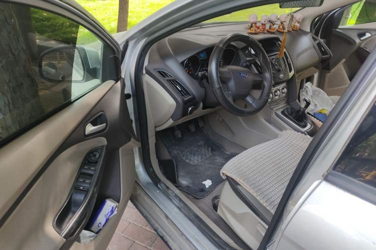 Used Ford Focus 2012 Sedan 1.6L Manual Comfort Model Driver Seat