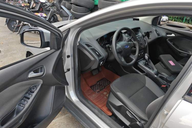 Used Ford Focus 2012 Hatchback 1.6L Automatic Comfort Model Driver Seat