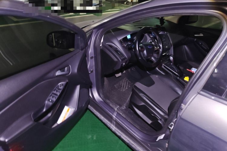 Used Ford Focus 2012 Sedan 1.6L Automatic Fashion Edition Driver Seat