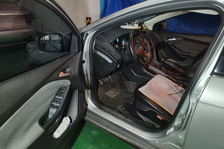 Used Ford Focus 2012 Sedan 1.6L Manual Comfort Model Driver Seat
