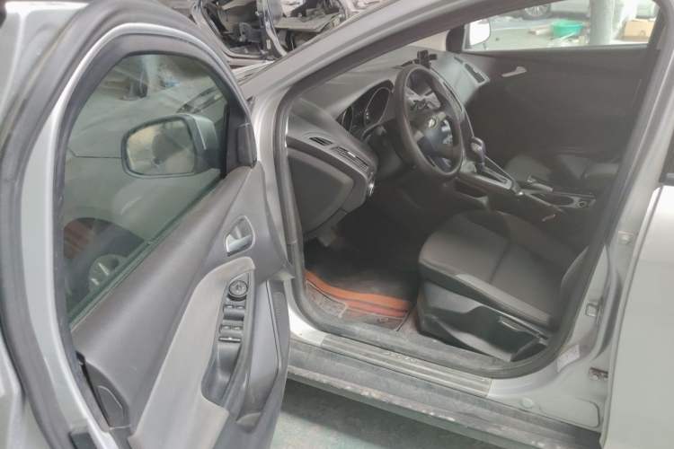 Used Ford Focus 2012 Hatchback 1.6L Automatic Comfort Model Driver Seat