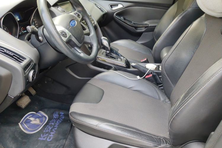 Used Ford Focus 2012 Sedan 1.6L Automatic Fashion Edition Driver Seat
