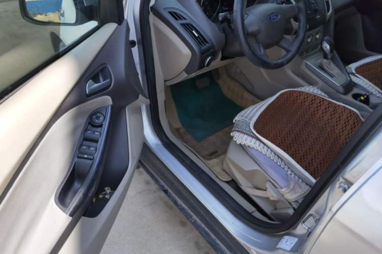 Used Ford Focus 2012 Sedan 1.6L Automatic Comfort Model Driver Seat