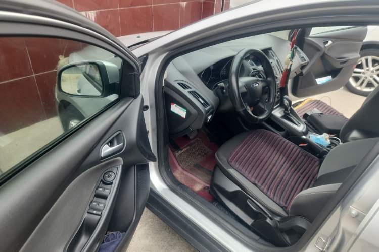 Used Ford Focus 2012 Hatchback 1.6L Automatic Comfort Model Driver Seat