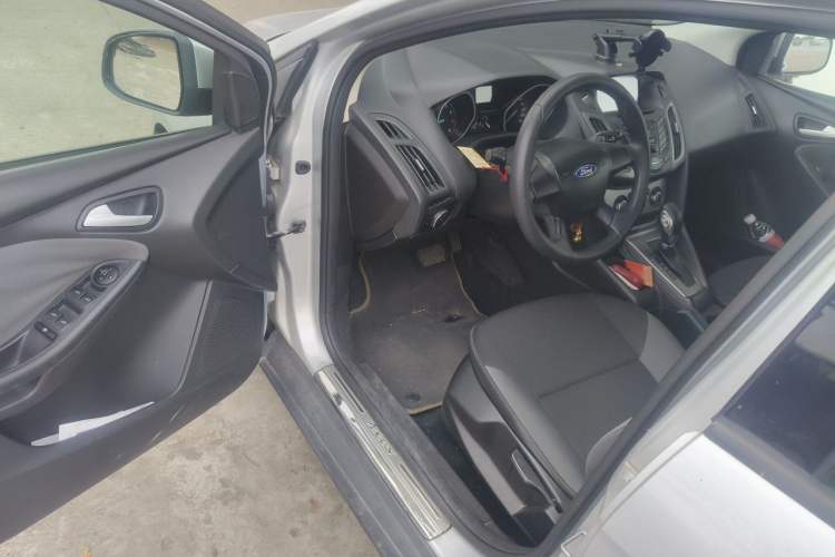 Used Ford Focus 2012 Hatchback 1.6L Automatic Comfort Model Driver Seat