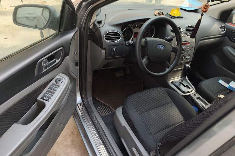 Used Ford Focus 2012 Hatchback Classic 1.8L Automatic Base Model Driver Seat